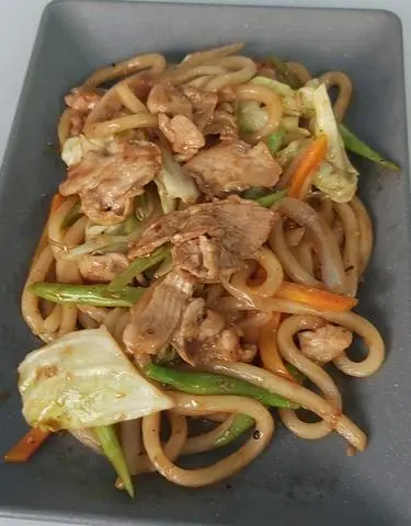 Hình ảnh Mì udon xào kim chi thịt heo