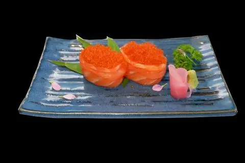 Hình ảnh Sushi cá hồi - trứng tôm