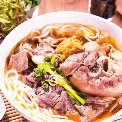 Hình ảnh Bún bò tái nạm bò viên