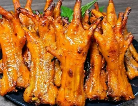 Hình ảnh Chân gà nướng sa tế - 1 cặp lớn