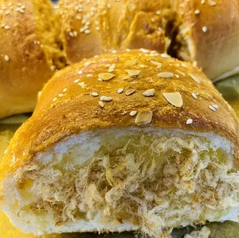 Hình ảnh Bánh mì bơ mè chà bông