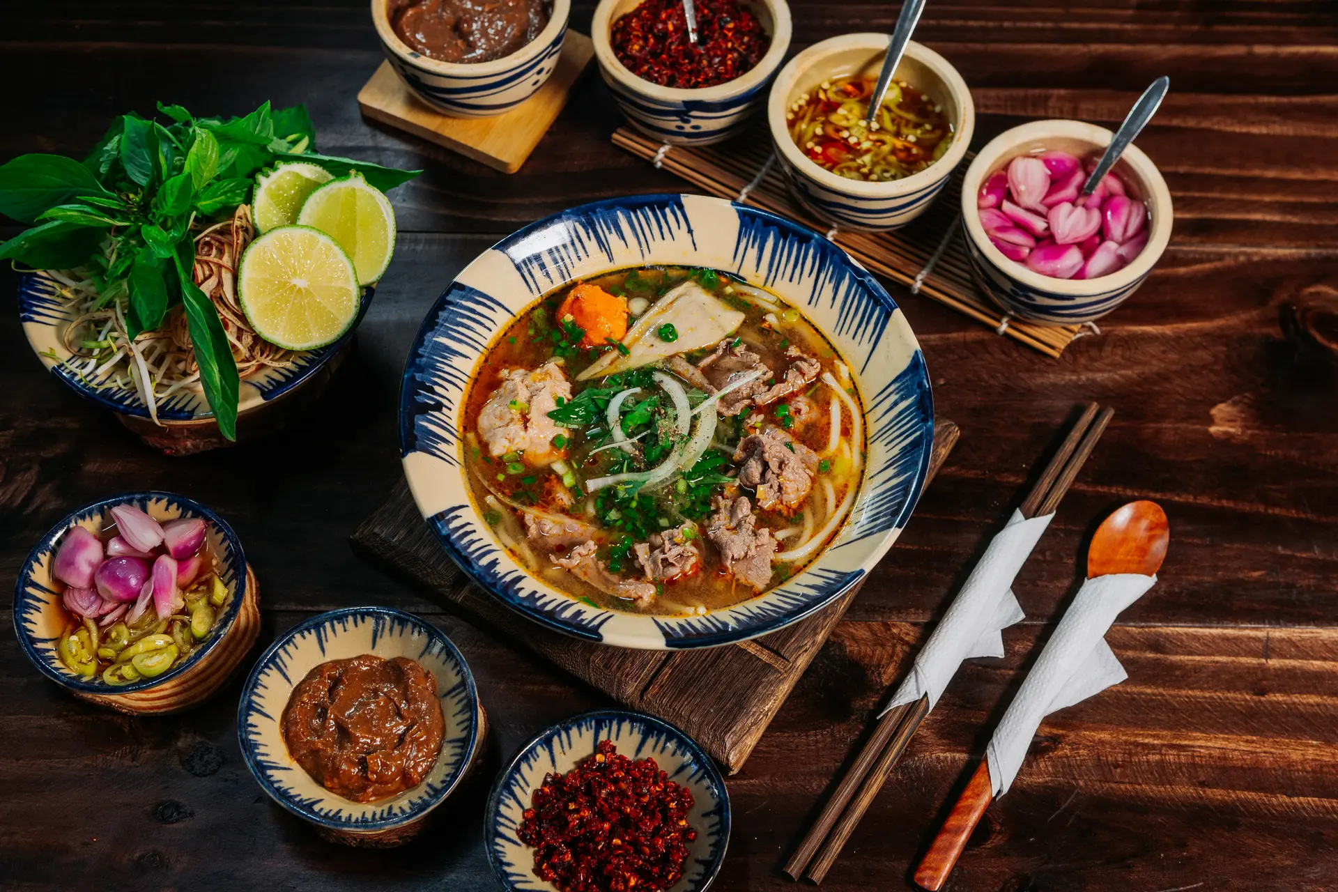 Hình ảnh Bún Bò Tái Chả