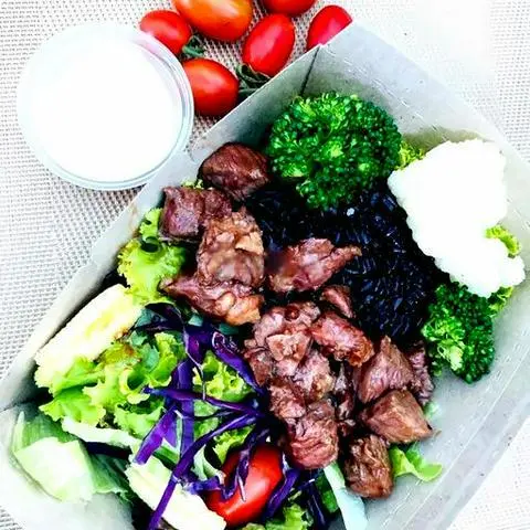 Hình ảnh Cơm gạo lứt Bò Mỹ xào Lúc Lắc