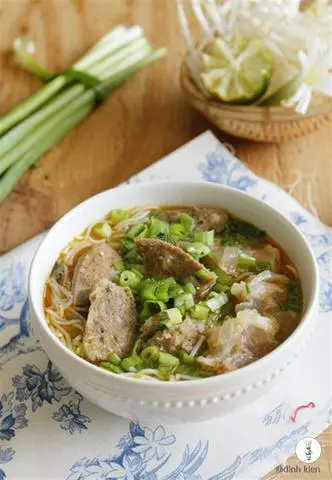 Hình ảnh Bún bò gân bò viên