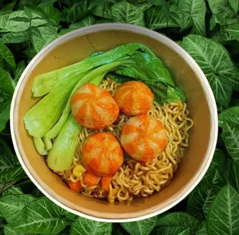 Hình ảnh Mì trộn viên thả lẩu