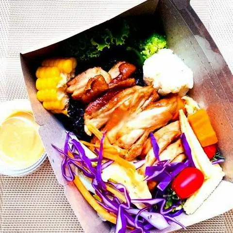 Hình ảnh Cơm gạo lứt gà roti