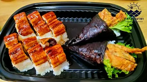 Hình ảnh combo lươn nén và của lột cầm tay 