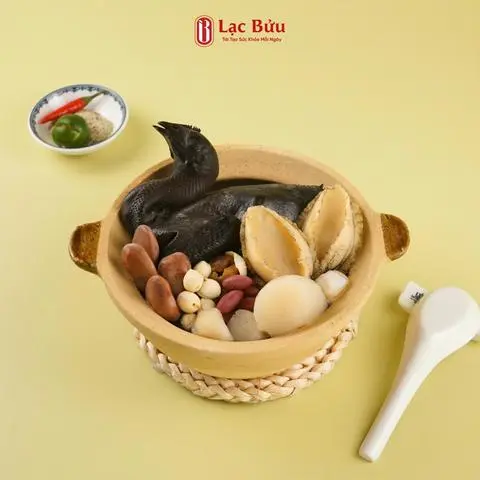 Hình ảnh Gà Ác Bào Ngư Hầm Hạt Sen Đặc Biệt (thố đất)