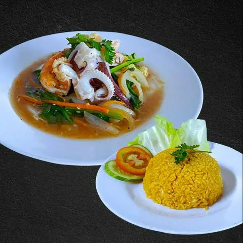 Hình ảnh Cơm xào hải sản 