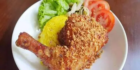 Hình ảnh Cơm Chiên Gà Bơ Tỏi