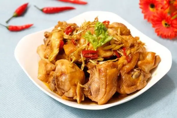 Hình ảnh cơm gà kho sả ớt 