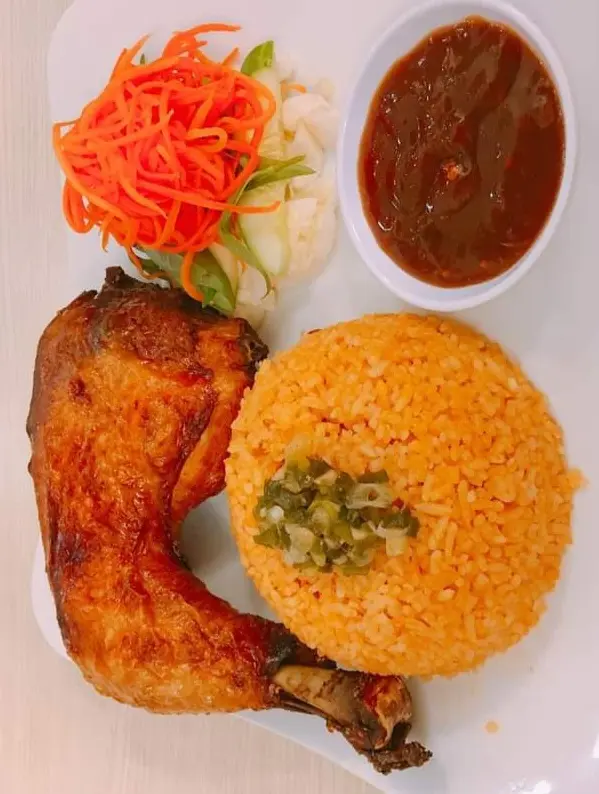 Hình ảnh Cơm Gà Da Giòn Lớn