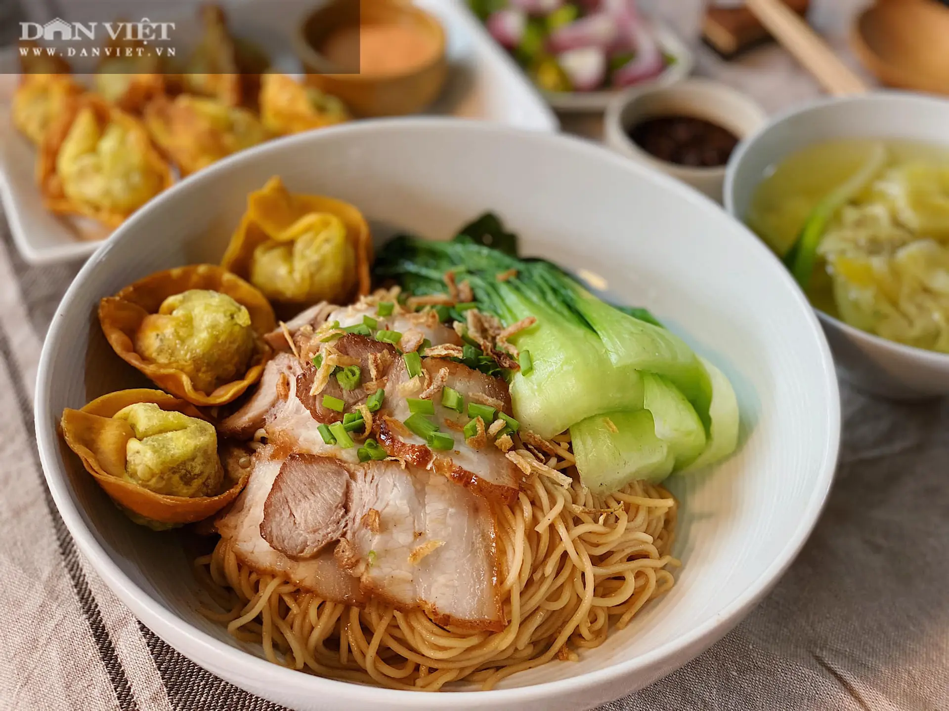 Hình ảnh Mì Hoành Thánh Xá Xíu Khô 