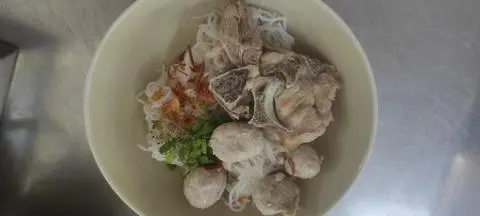 Hình ảnh Hủ Tiếu mọc + xương heo