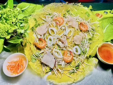 Hình ảnh Bánh xèo hải sản (đặc biệt) - Nhiều nhân hơn