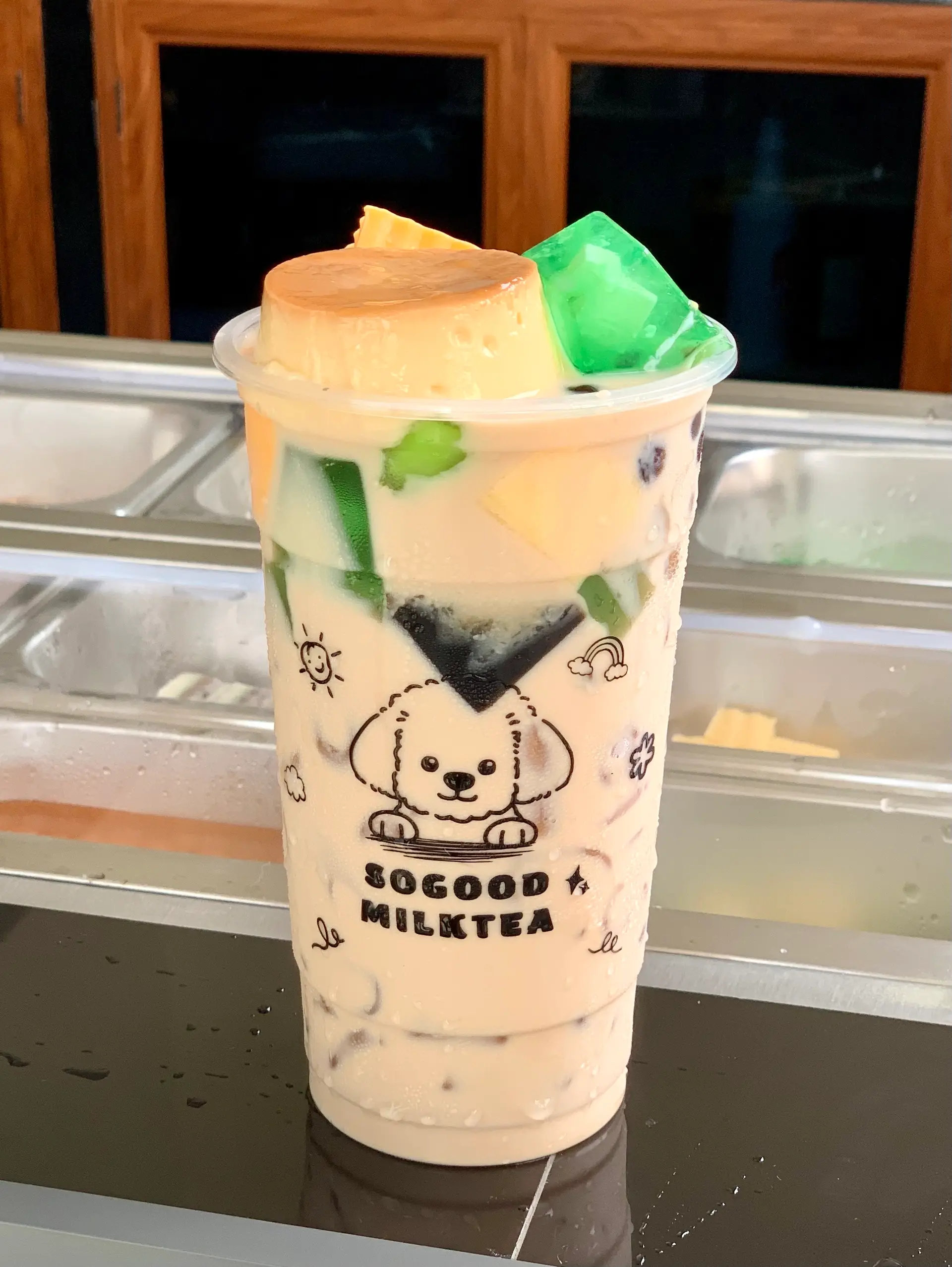 Hình ảnh Truyền thống full topping bánh flan