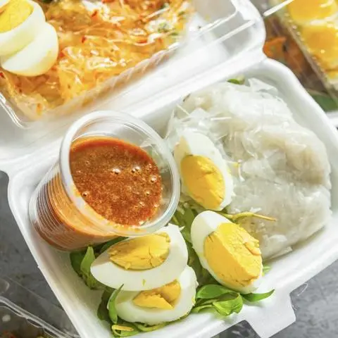 Hình ảnh Bánh Tráng Chấm Sốt Đặc Biệt ( Không Trứng )