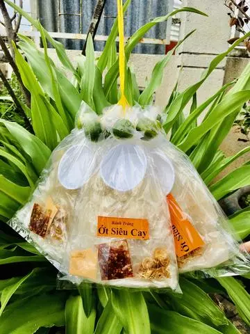 Hình ảnh Bánh Tráng Ớt Siêu Cay