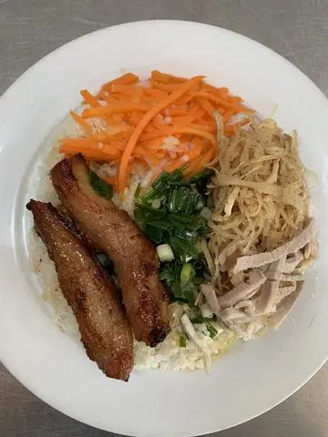 Hình ảnh Cơm Tấm Ba Rọi Bì 