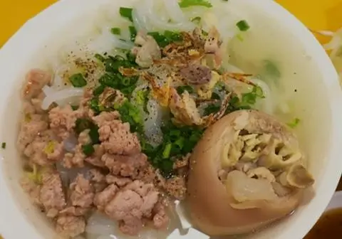 Hình ảnh Hủ tiếu mì giò heo - thịt băm khô - nước