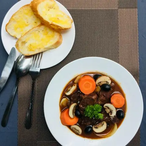 Hình ảnh Bò nấu rượu vang kiểu pháp (beef stewed wine french style)