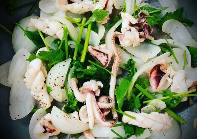 Hình ảnh Mực xào củ hành - nhỏ