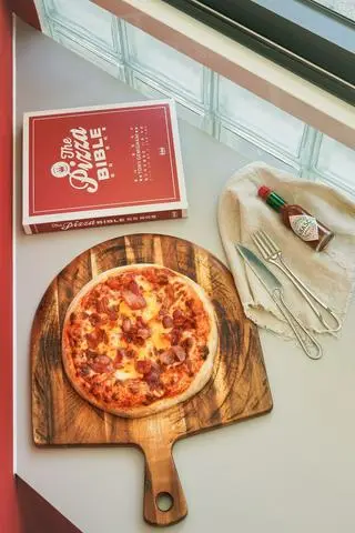 Hình ảnh Cheddar Bacon Pizza