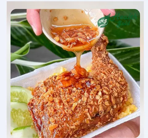 Hình ảnh cơm đùi gà gốc tư sốt đặc biệt