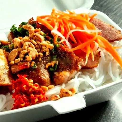 Hình ảnh Bún Thịt Nướng + Chả Giò