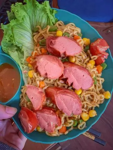 Hình ảnh Mì Trộn Xúc Xích