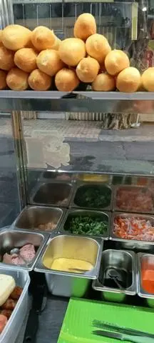 Hình ảnh bánh mì que trứng chà bông 