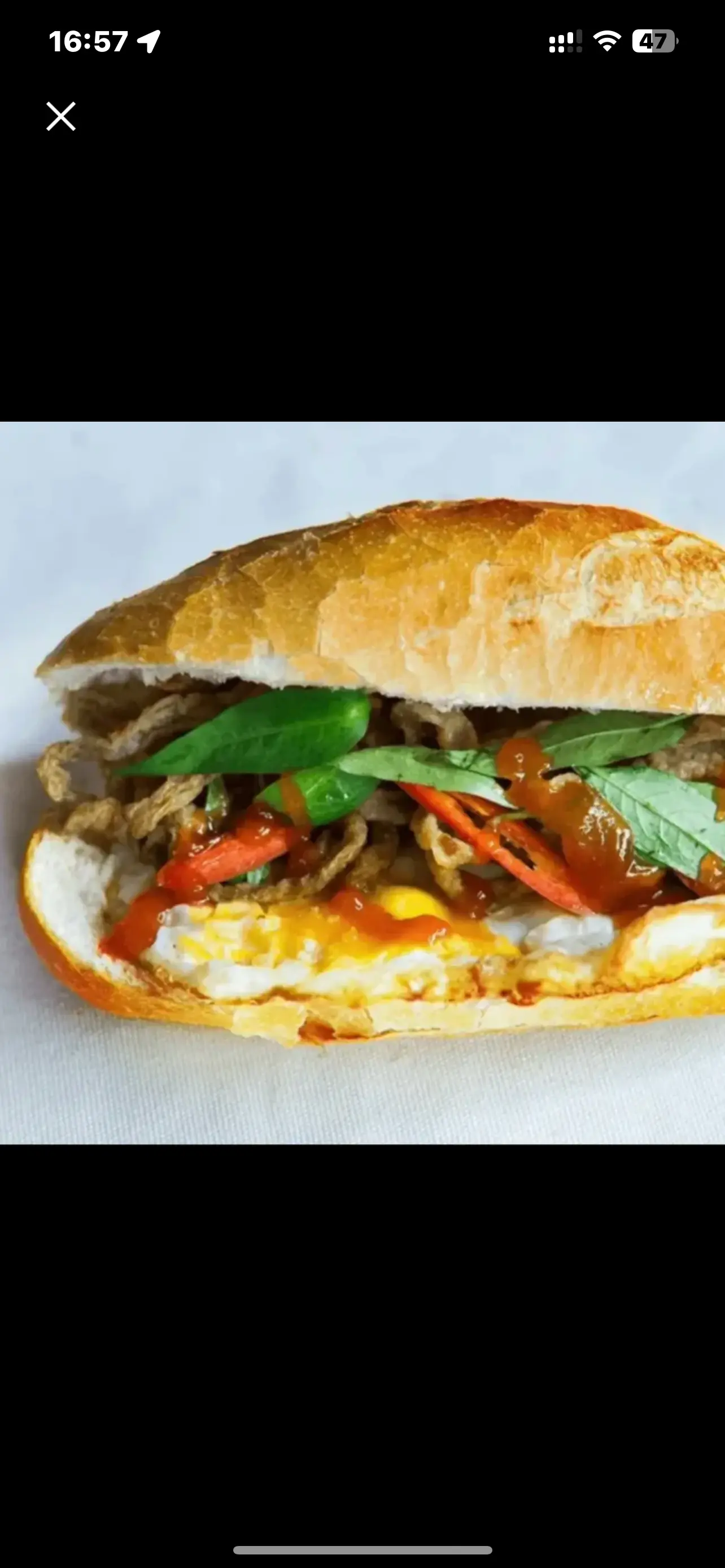 Hình ảnh Bánh mì chả cá - trứng ốp la