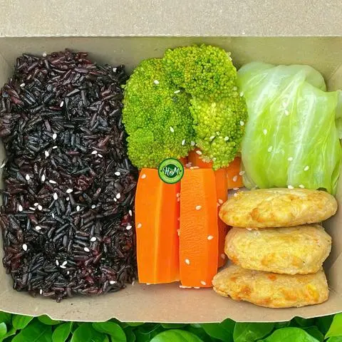 Hình ảnh Cơm Gạo Lứt Chả Ức Gà Rau Củ