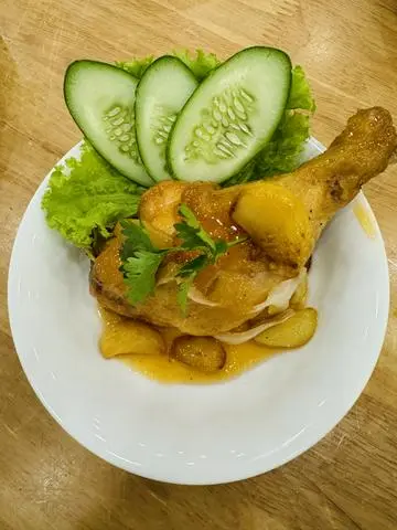 Hình ảnh Cơm đùi gà chiên nước mắm