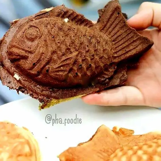 Hình ảnh Bánh Cá Bột cacao nhân ( CHOCOLA ĐEN )