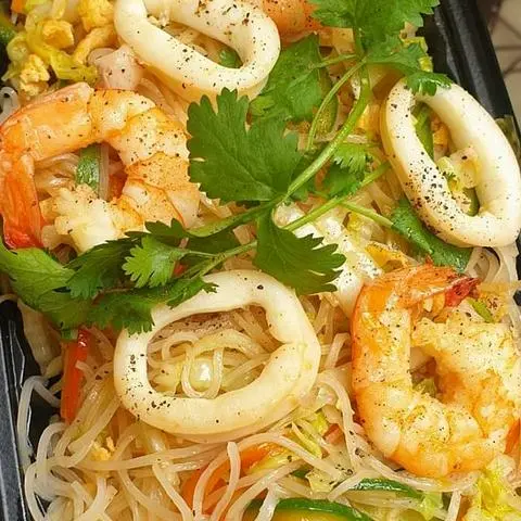Hình ảnh BÚN GẠO XÀO HẢI SẢN PHẦN LỚN