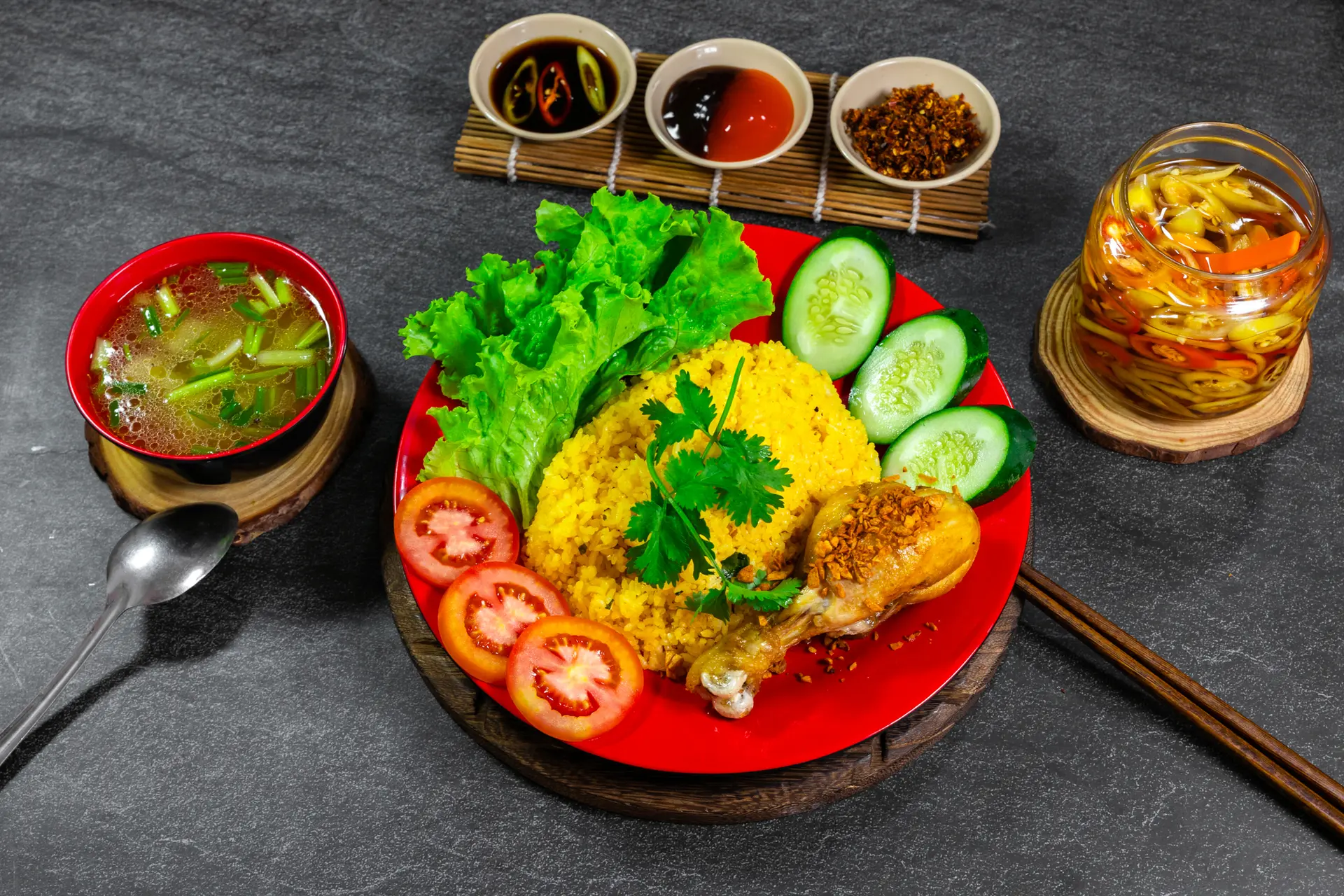 Hình ảnh Cơm gà mắm tỏi - đùi gà