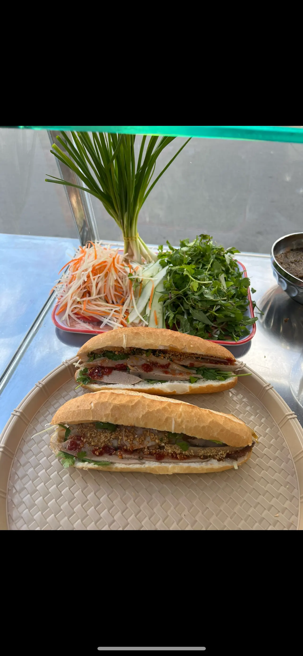 Hình ảnh Bánh mì đặc biệt + sữa đậu nành lạnh 