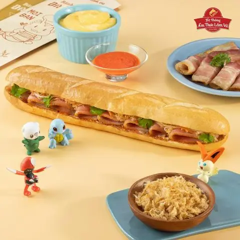 Hình ảnh Bánh mì que thịt xông khói (pate, sốt, chà bông,thịt xông khói)