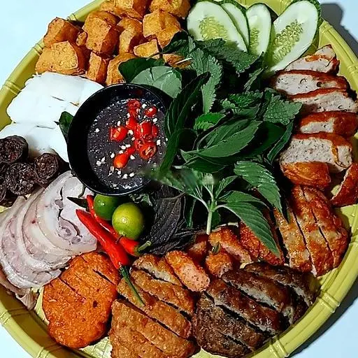 Hình ảnh Bún đậu thập cẩm lớn