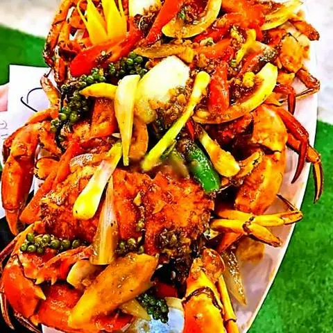 Hình ảnh 1 con cua thịt không dây 4 lạng hấp nước dừa