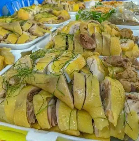 Hình ảnh Gà chặt lá chanh nguyên con