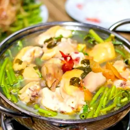 Hình ảnh Lẩu gà lá giang
