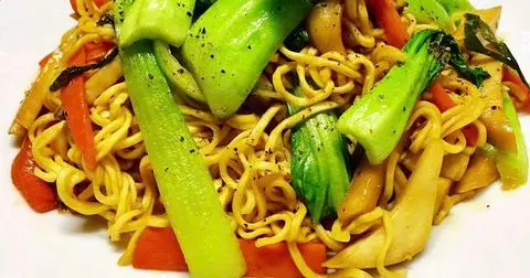 Hình ảnh Mì gói xào hải sản