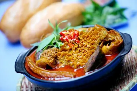 Hình ảnh 250gam phá lấu bò + tặng 1 ổ bánh mì 