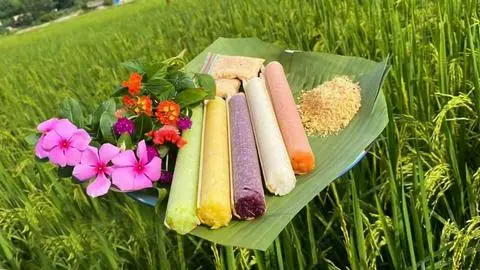Hình ảnh Cơm Lam Ngũ Sắc