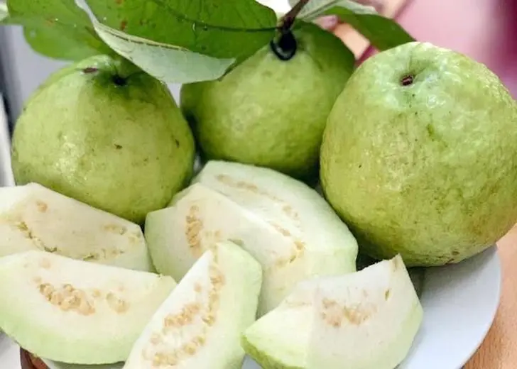 Hình ảnh Ổi gọt sẵn