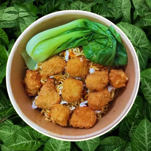 Hình ảnh Mì trộn tương đen gà viên