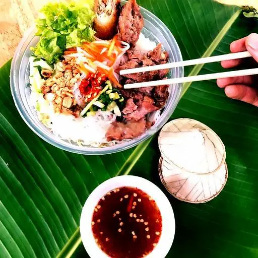 Hình ảnh Bún thịt nướng tô thường