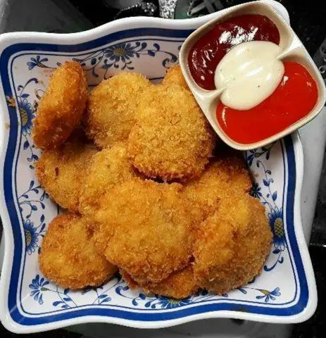 Hình ảnh Bánh gà phô mai lắc phômai  ( 1 Phần 2 bánh)